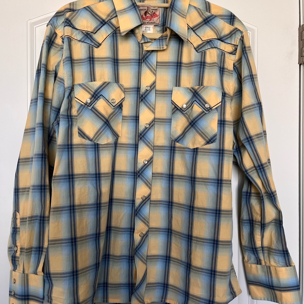Wrangler Plaid Pearl Snap Western Shirt with Blue and Cream Tones Size Large